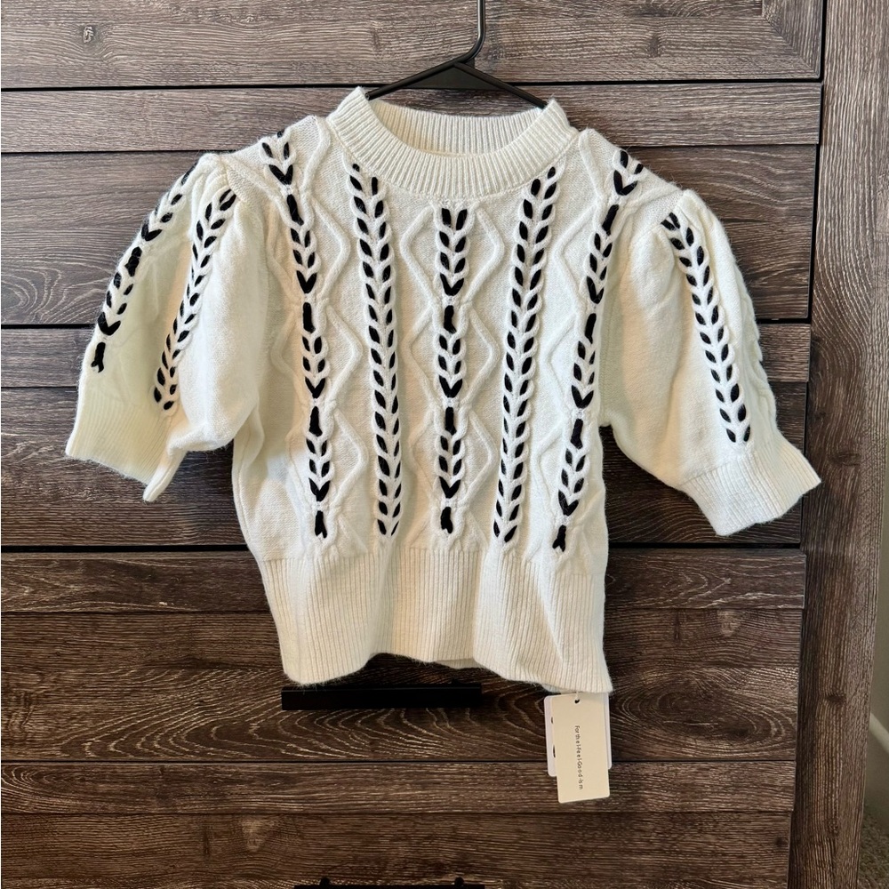 Commense Contrast Binding Cable Knit Top NWT SIZE MED